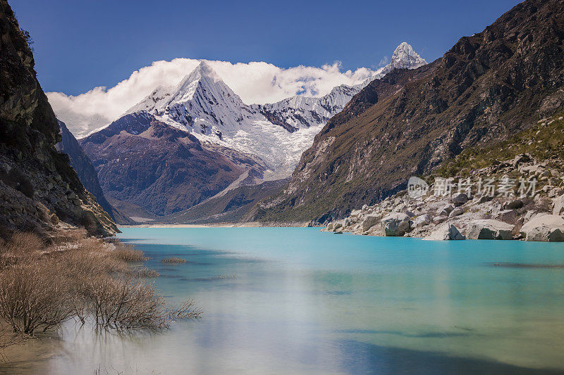 拉古纳帕隆(Paron lagoon)和斯诺佩带布兰卡的Cordillera——斯卡米什，秘鲁安第斯山脉